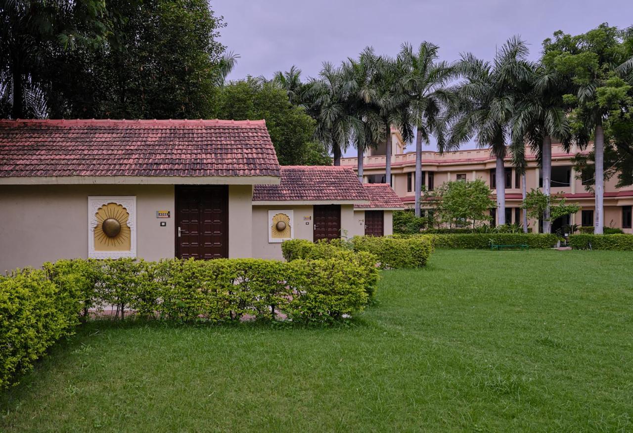 Juesta Rajputana Resort & Convention Centre, Udaipur Buitenkant foto