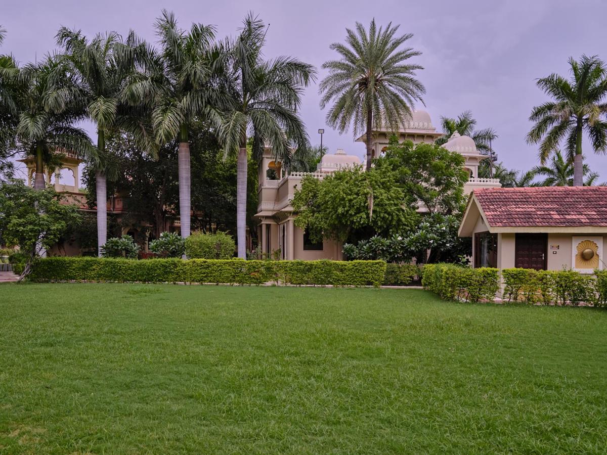 Juesta Rajputana Resort & Convention Centre, Udaipur Buitenkant foto
