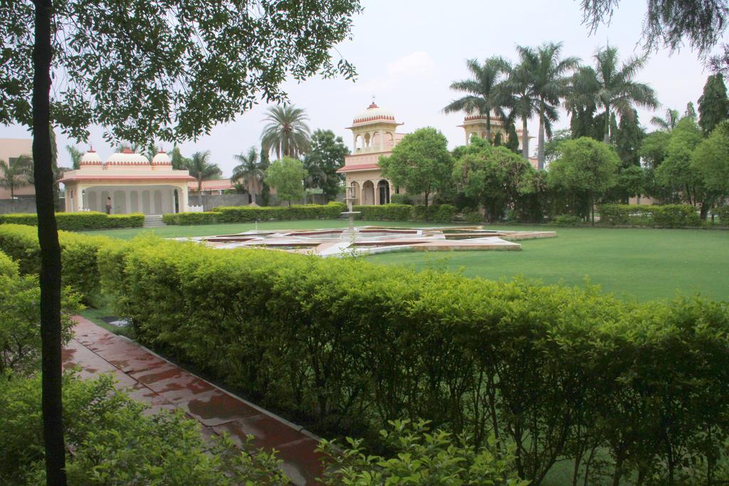 Juesta Rajputana Resort & Convention Centre, Udaipur Buitenkant foto