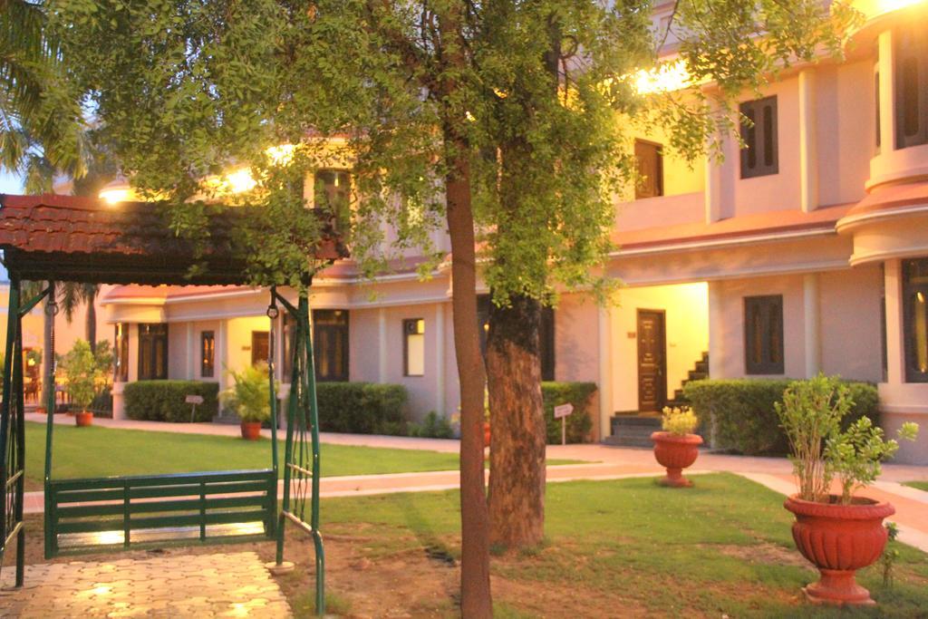Juesta Rajputana Resort & Convention Centre, Udaipur Buitenkant foto
