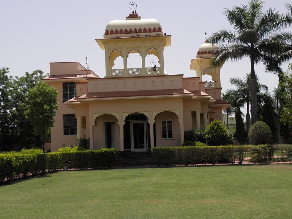 Juesta Rajputana Resort & Convention Centre, Udaipur Buitenkant foto