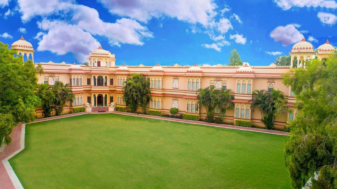 Juesta Rajputana Resort & Convention Centre, Udaipur Buitenkant foto