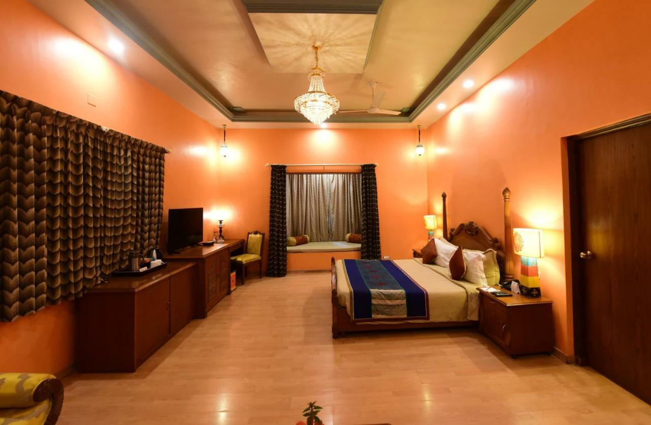 Juesta Rajputana Resort & Convention Centre, Udaipur Buitenkant foto